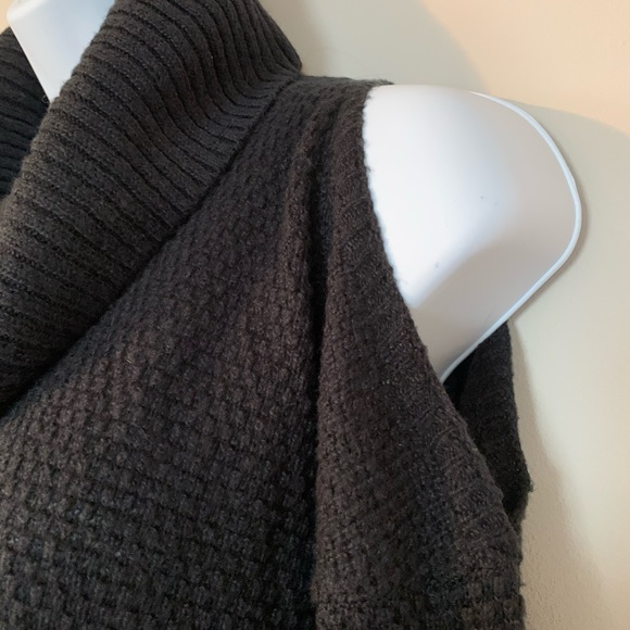 Hollister cold shoulder long sleeve cowl neck sweater - black - Picture 9 of 11